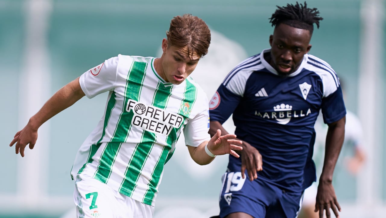 Betis Deportivo 5-1 Marbella: Arzu y Jesús Rodríguez dan una lección de fútbol vertical ante uno de los gallos