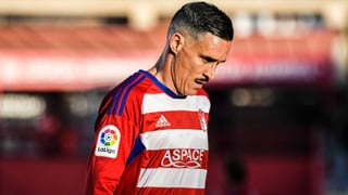 Callejón repite su obra y la afición del Granada estalla