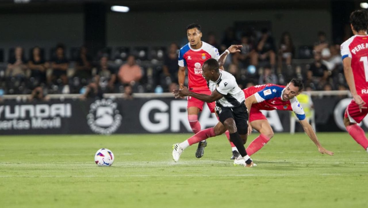 Al PSG le permiten la homofobia, pero al Cartagena le dan un serio aviso por racismo