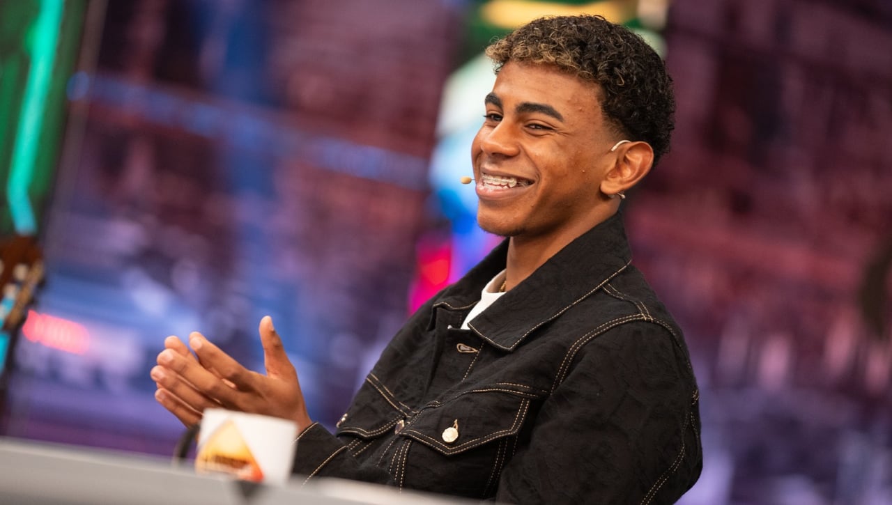 Un tímido Lamine Yamal no se corta ante Pablo Motos y pide a Nico Williams en 'El Hormiguero'