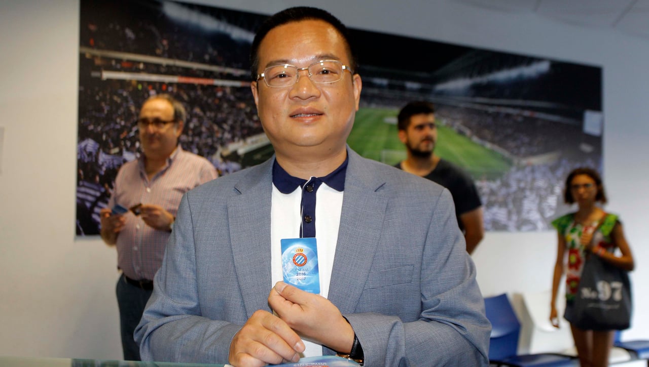 La afición del RCD Espanyol estalla contra el dueño del club