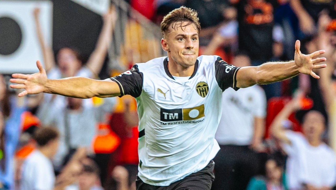 Valencia 2-0 Girona: orgullo y coraje para sumar la primera victoria del curso