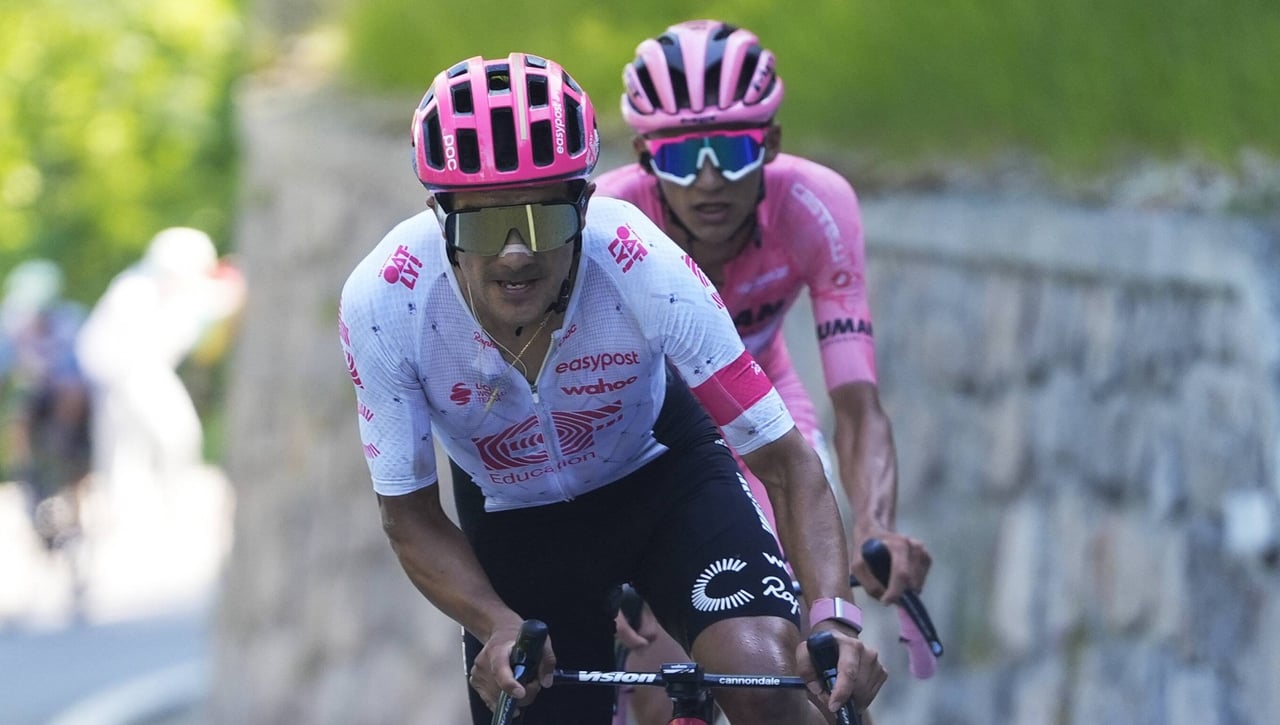 Carapaz no se muerde la lengua con Isaac del Toro