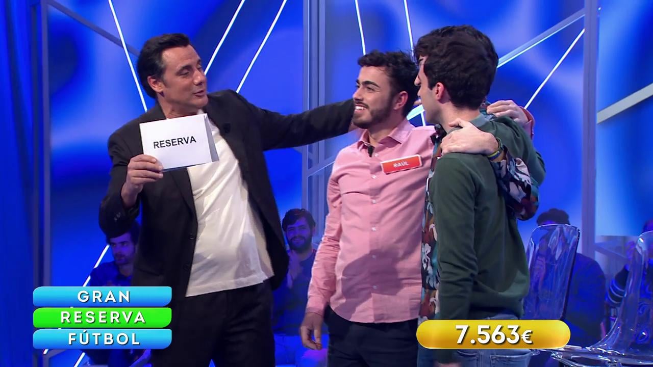 Desvelan la "fantasía" de uno de los Mozos de Arousa y el grave problema sufrido por otro de ellos