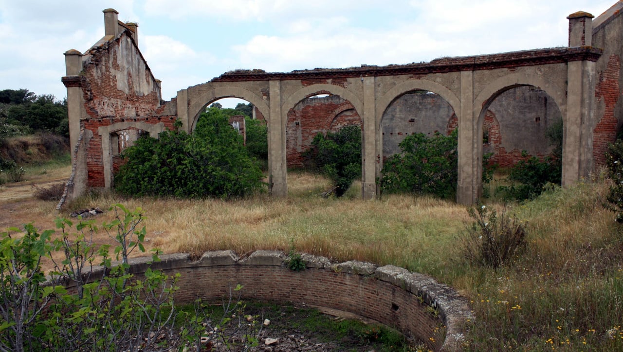 El Castillo de las Guardas: Circular por las Minas del Castillo