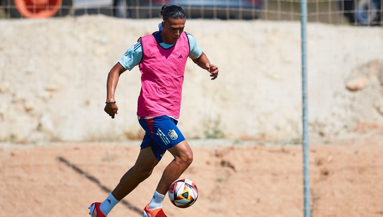 Una salida para Yanis Senhadji... sin salir necesariamente de la isla