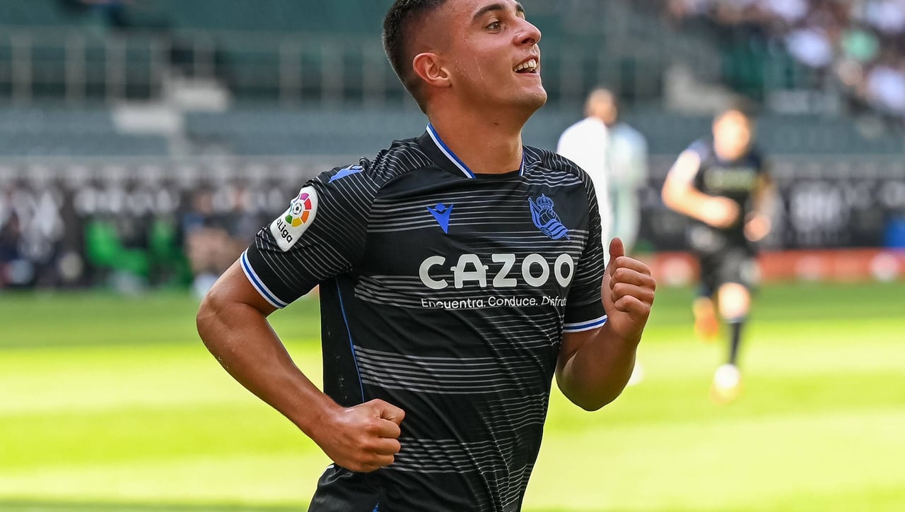 Se luce en Segunda división y llama a la puerta de la Real Sociedad