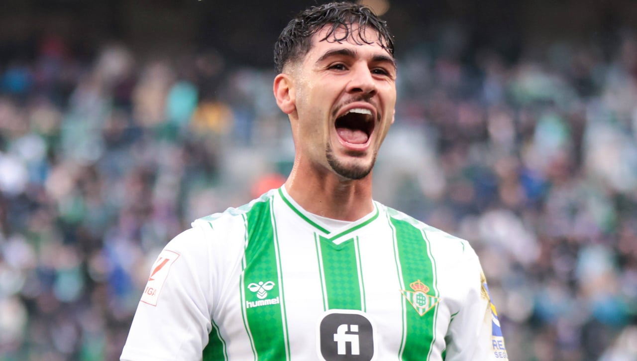 El Betis responde a una importante oferta por Johnny Cardoso 