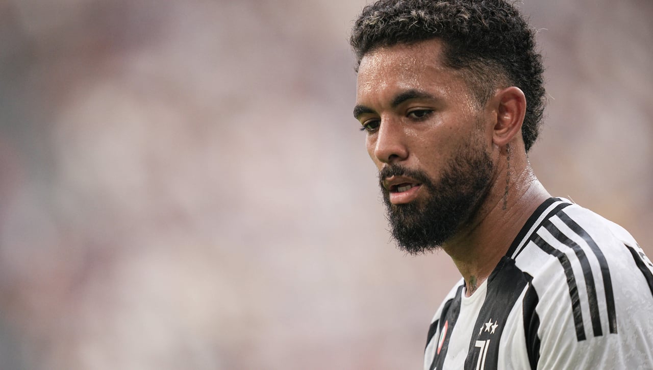 La Premier, atenta a la situación de Douglas Luiz, que saldrá de la Juventus