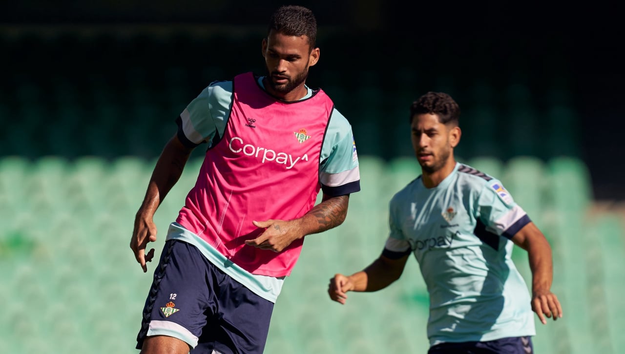 Sorpresas en la convocatoria del Betis para enfrentarse al Rayo