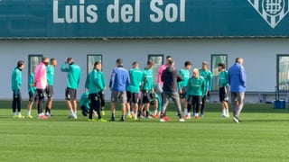 Una ausencia importante en una sesión con la presencia de Bakambu