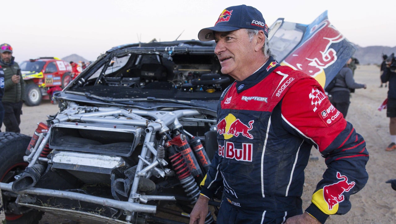 Carlos Sainz desmiente su retirada del Dakar