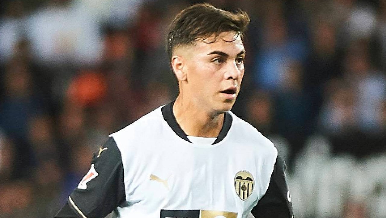 El Aston Villa hace oficial la llegada de Enzo Barrenetxea