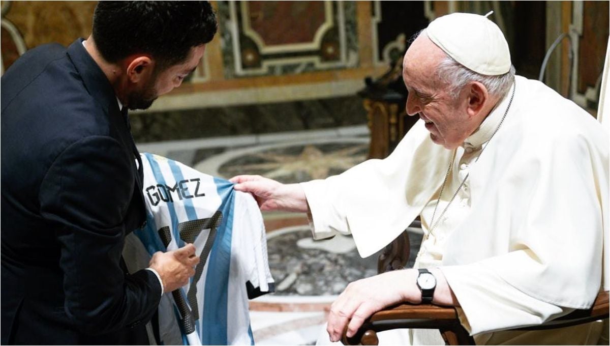 El agente del Papu Gómez se encomienda al Papa Francisco