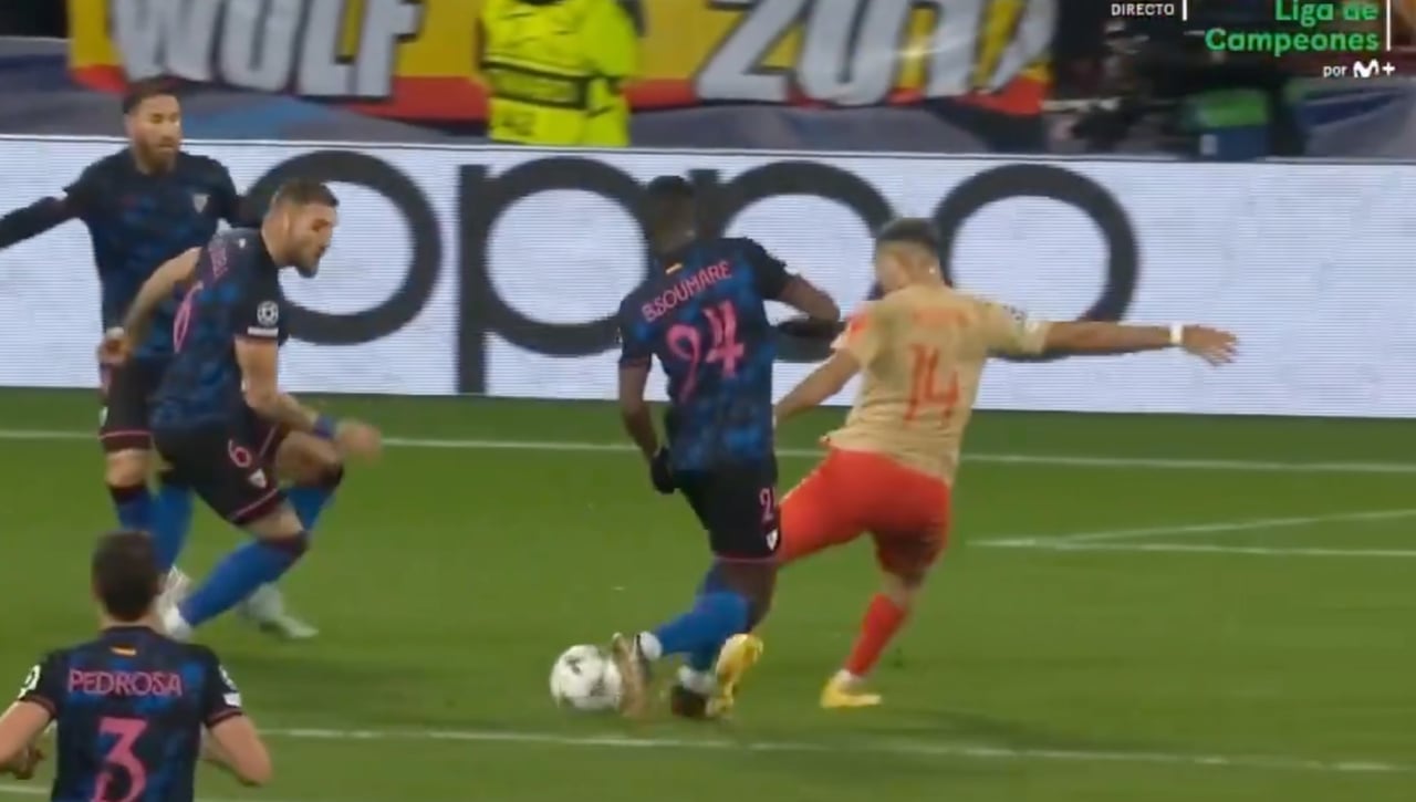 El polémico penalti que destrozó al Sevilla en Lens y los números de un fiasco