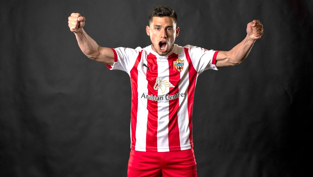 El Almería recibe una oferta de 10 millones por Robertone