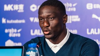 El Alavés presenta a su último fichaje: "Soy un rematador que juega en profundidad y trabaja mucho"