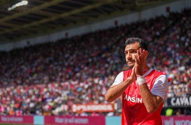 El entrenador del AZ Alkmaar habla sobre el fichaje de Pavlidis por el Sevilla