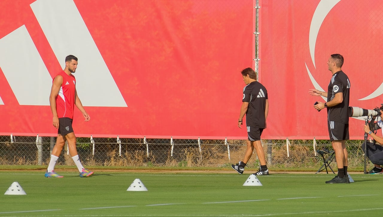 Rafa Mir vuelve a la carga contra Víctor Orta y desvela una reunión con el presidente del Sevilla: "Se lo dejé muy claro"  