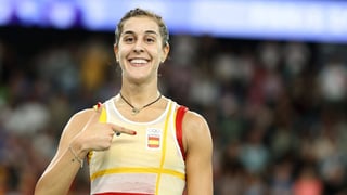 Carolina Marín recibe un premio por su actuación en los Juegos