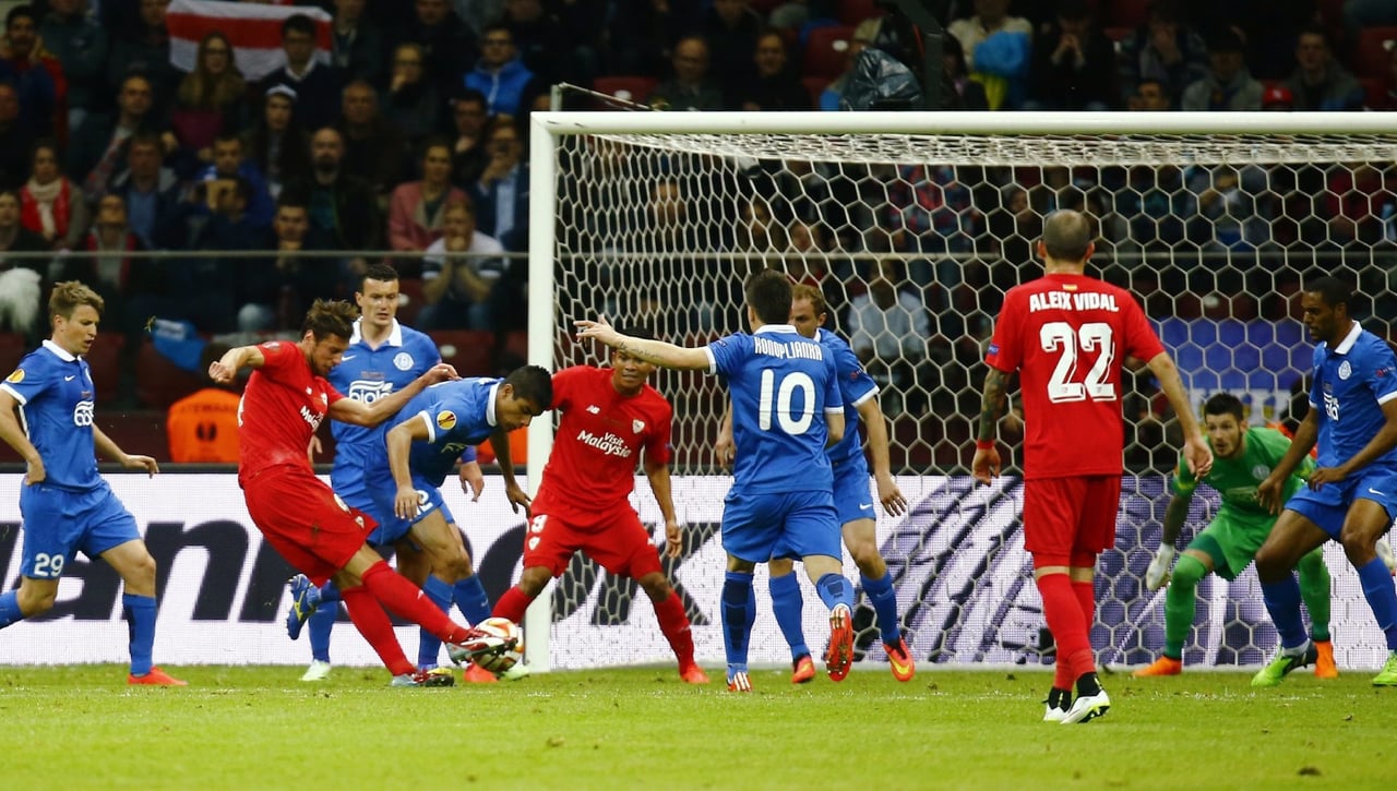 Un ex del Málaga y rival del Sevilla en la final de la Europa League se va a la guerra de Ucrania