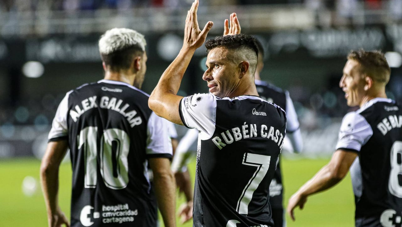 El Málaga necesita que Rubén Castro supere a Zarra y Quini cuanto antes