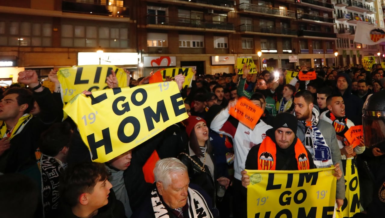 Javier Solís lanza un jarro de agua fría al valencianismo