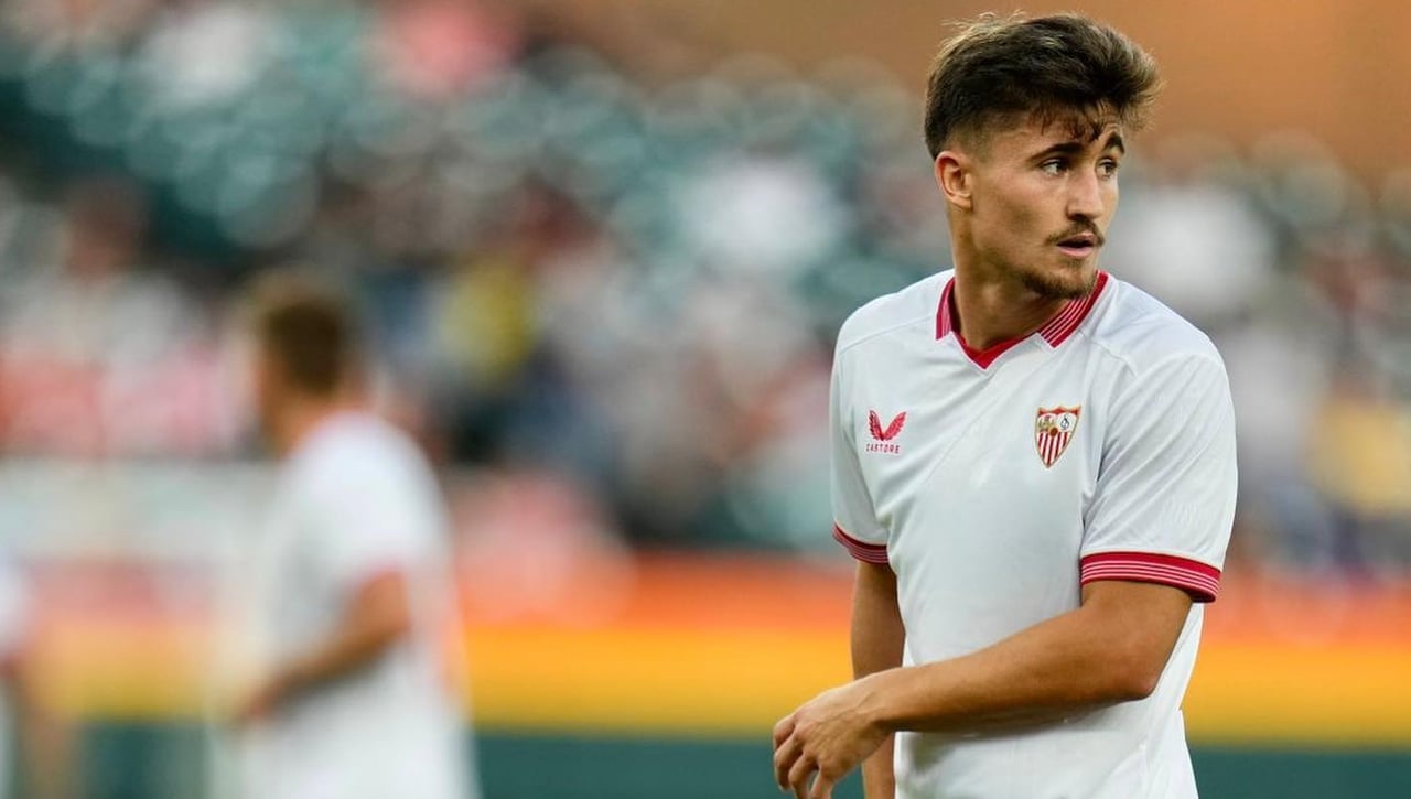 La 'Operación Salida' en el Sevilla se mueve: Iván, al Levante y no se irá solo