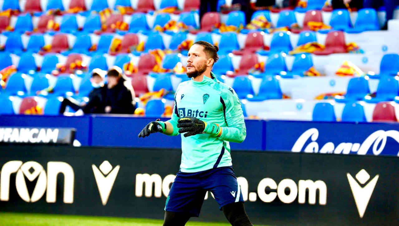 El Cádiz ya piensa en los sustitutos de Ledesma