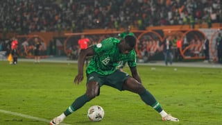 Umar Sadiq se burla de las críticas