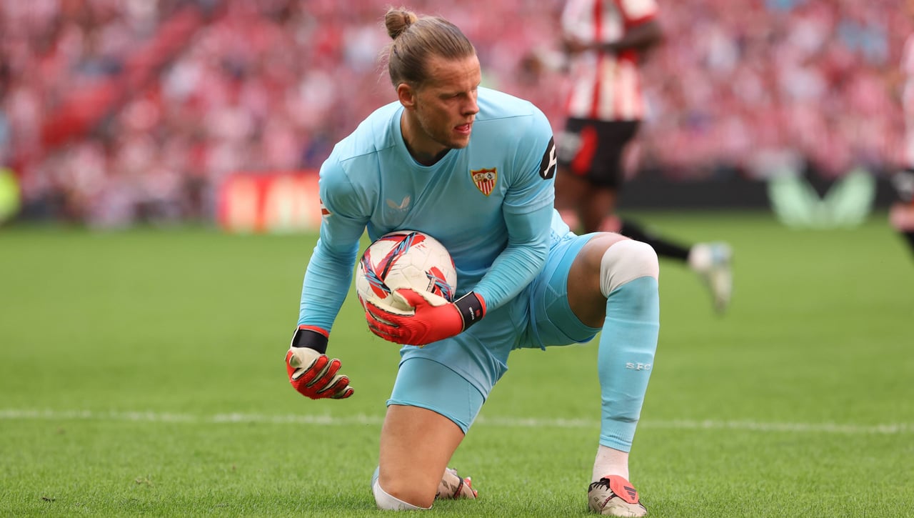 Movimientos en la portería del Sevilla