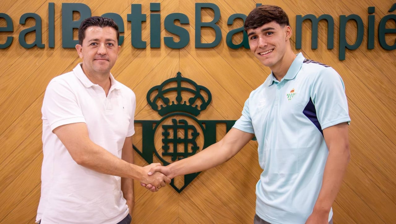 El Betis renueva a Pablo Busto, 'cosecha de 2013'