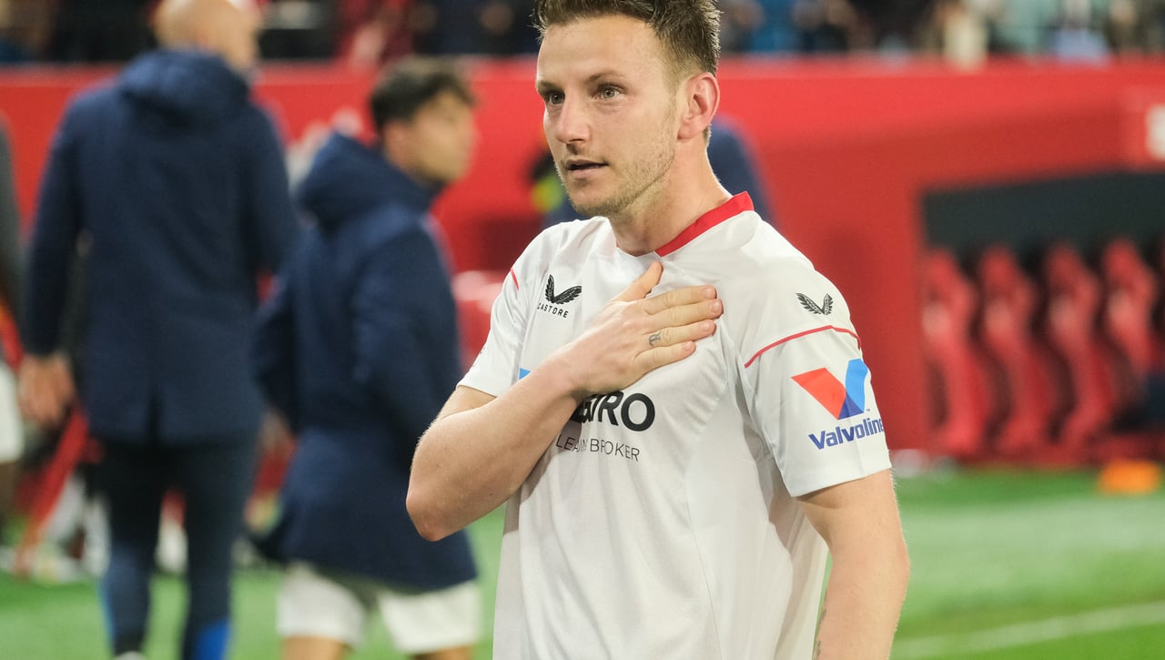 Rakitic toca la música que quiere Sampaoli para sus oídos