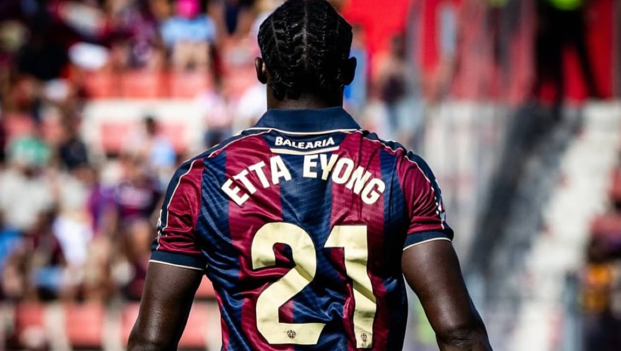 Etta Eyong recibe la llamada de Camerún