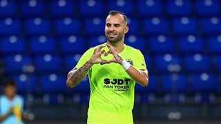 El dulce debut de Jesé en Malasia