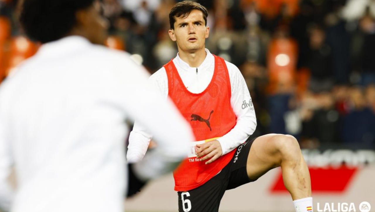 Giro radical de Hugo Guillamón y un toque a Luis de la Fuente