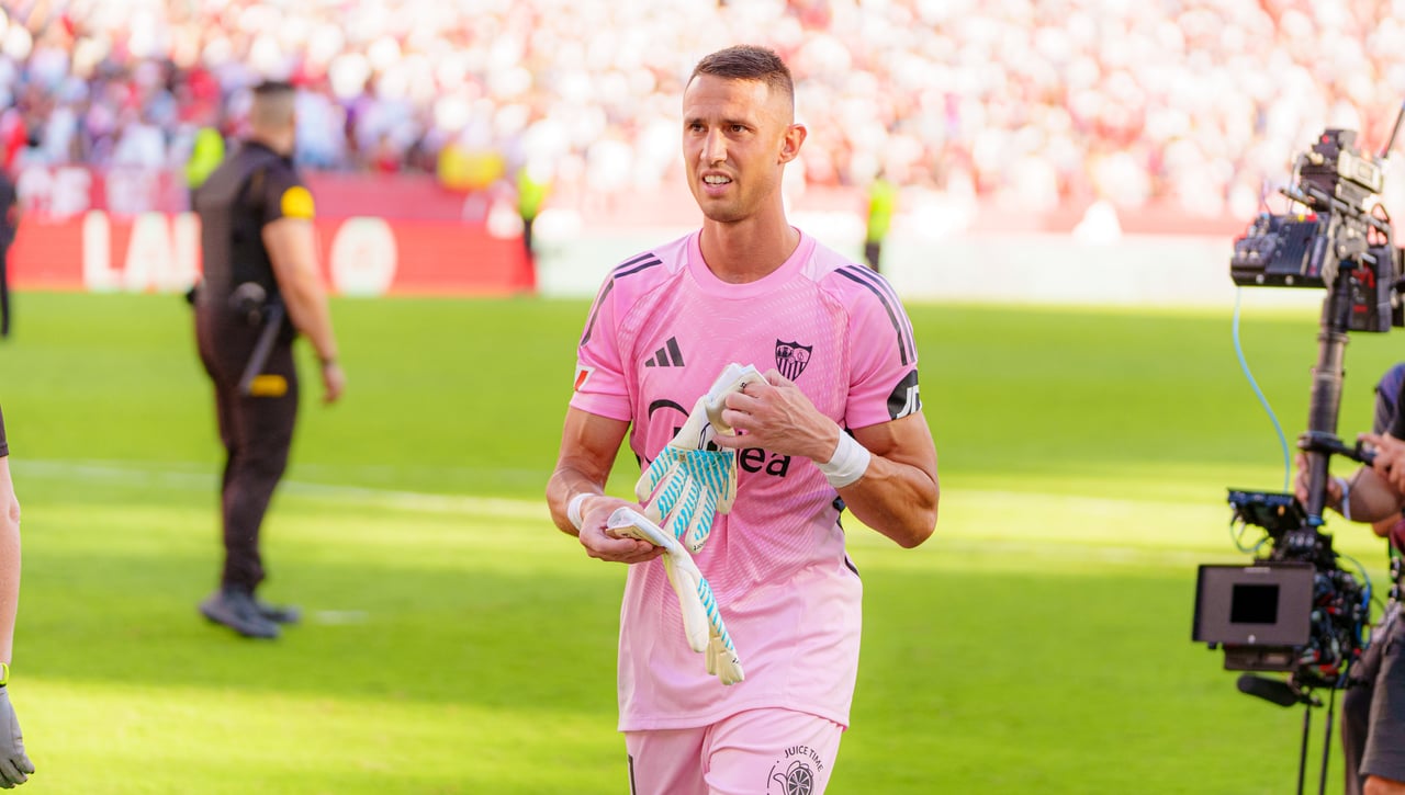 El gesto de complicidad de Almeyda con Vlachodimos y su curiosa racha contra el Barça