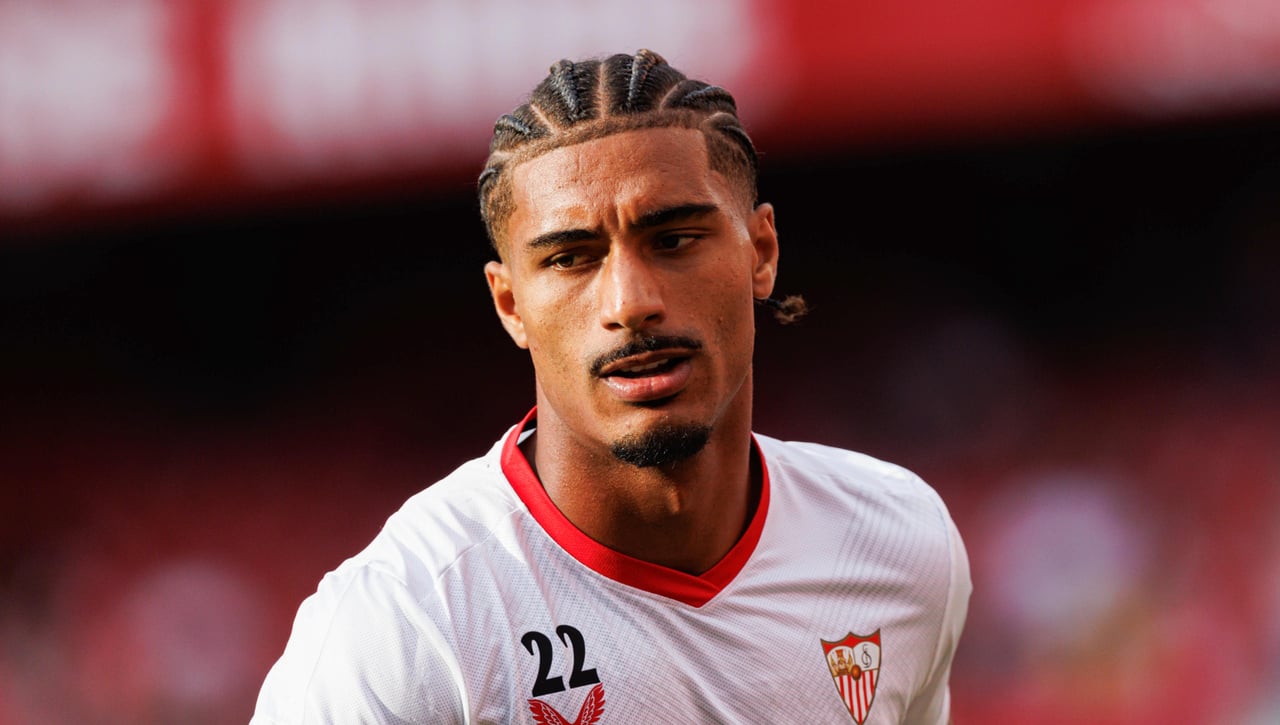 El Bayer Leverkusen mueve ficha, pero no por Badé