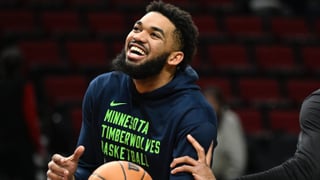 Karl-Anthony Towns provoca risas en Minnesota