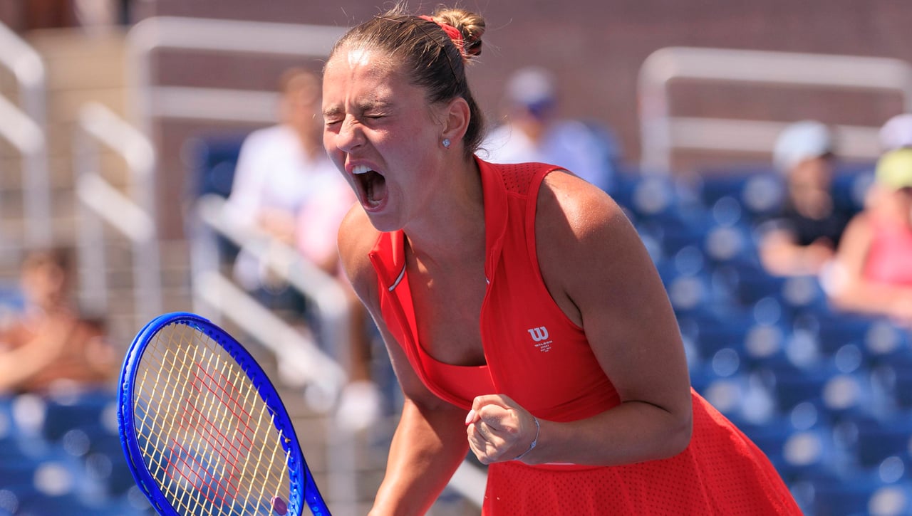 Kostyuk lo vuelve a hacer y la campeona de la Billie Jean King Cup está contra las cuerdas