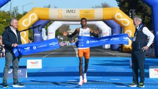 Barega triunfa en la maratón de Sevilla