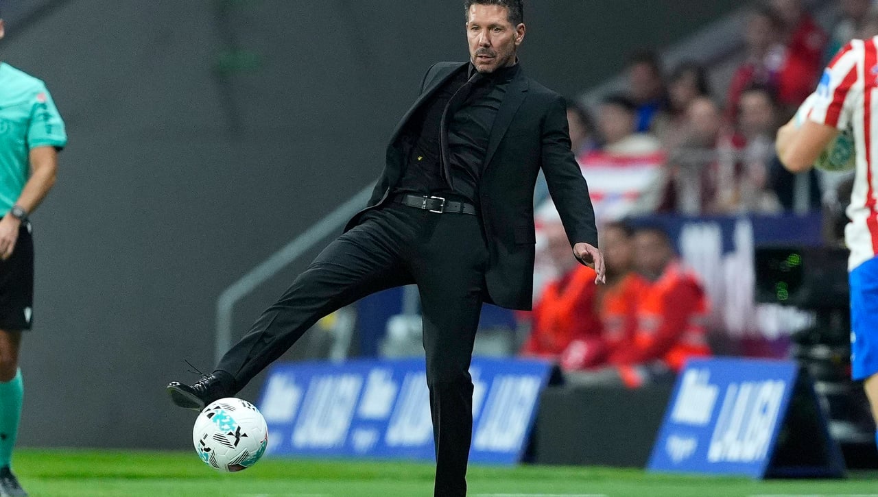 Tres bajas y un alta para Simeone en el derbi