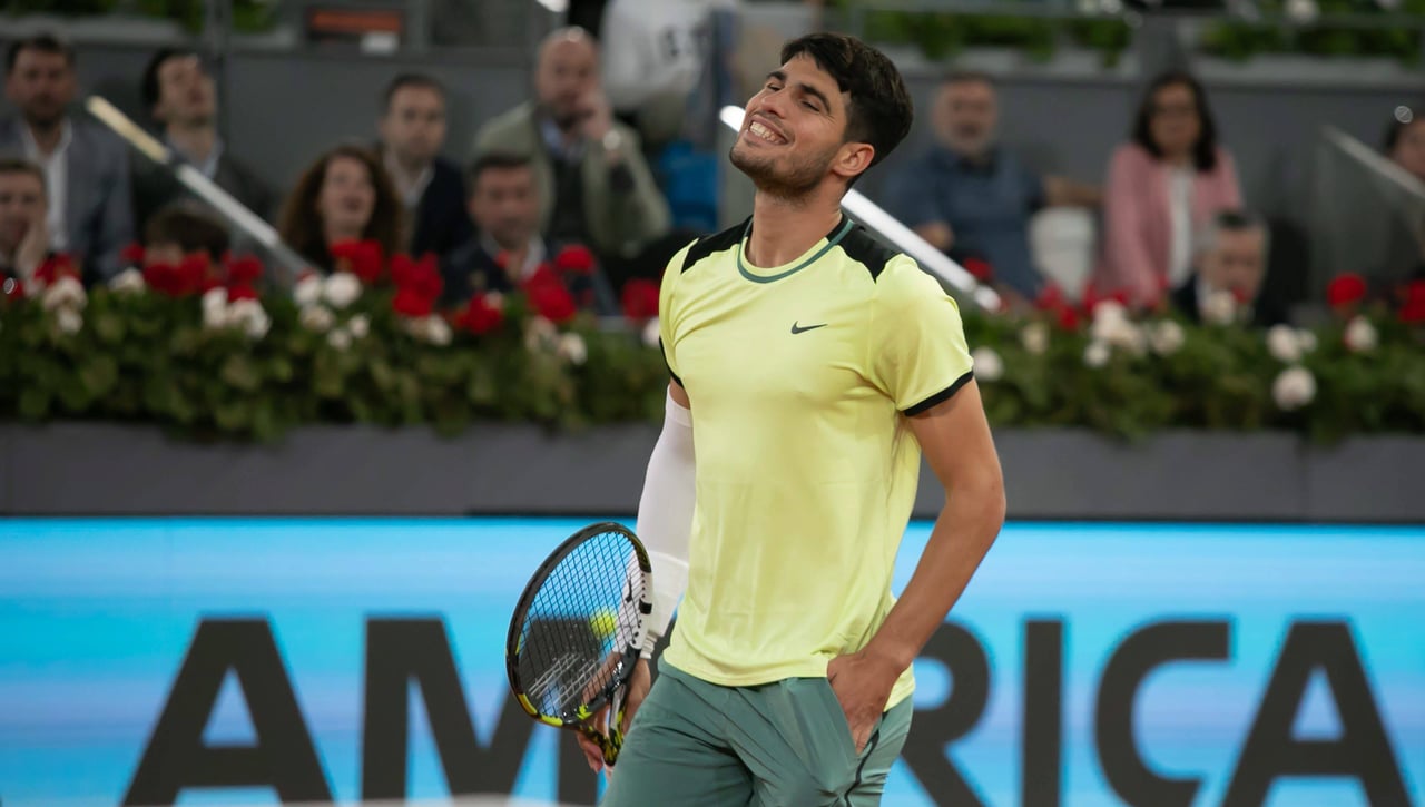 Carlos Alcaraz da el primer paso hacia Roland Garros