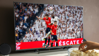 El Gobierno adquiere los derechos de LaLiga y el fútbol será público