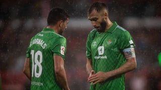 Con la mosca detrás de la oreja aún con River Plate por Pezzella