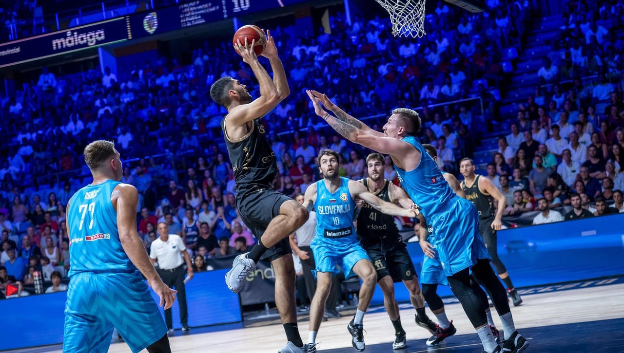 España baja de la nube a la Eslovenia de Doncic (99-79)