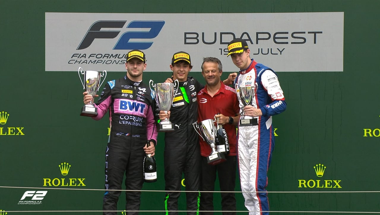 Kimi Antonelli le manda un mensaje a Mercedes y Carlos Sainz tiene un problema