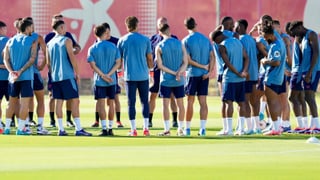 Una 'sorpresa' y dos bajas notables en la primera convocatoria del Sevilla