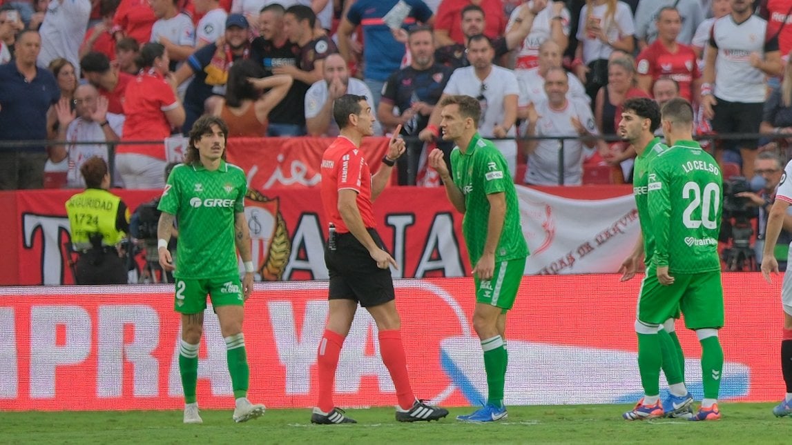 Una defensa más para evitar la sanción de Diego Llorente