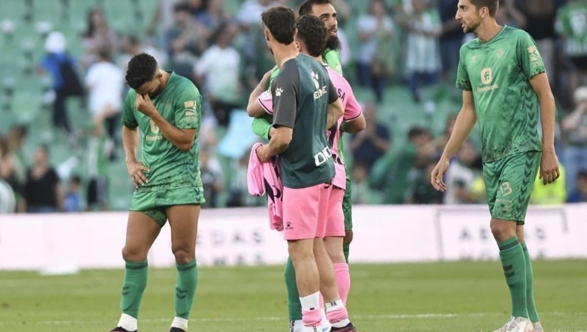 Las lágrimas de Montoya tras "seis meses muy difíciles" en el Betis   